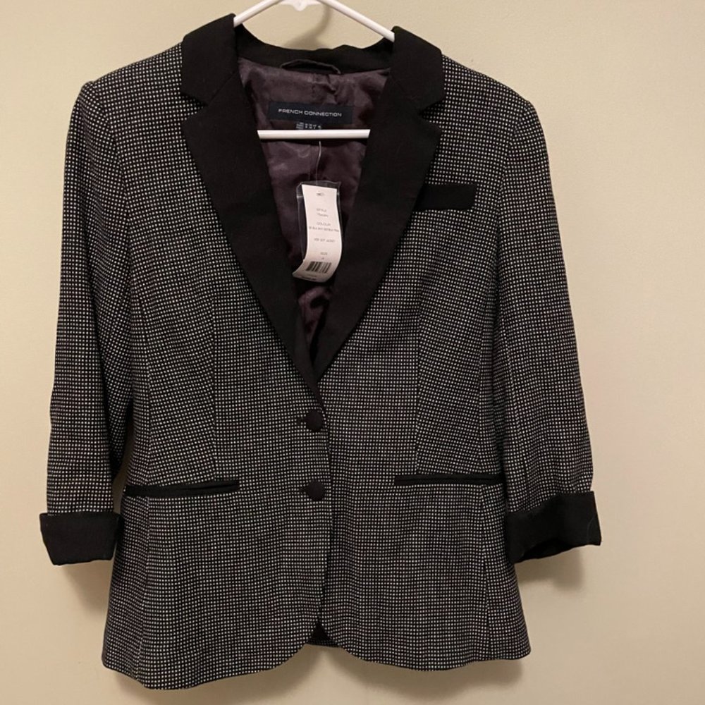 NEW WITH TAGS French Connection Black/White Pop Dot Blazer 4